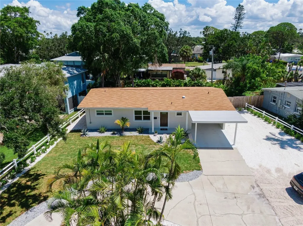 4135 Shore Acres Boulevard NE St Petersburg FL 33703