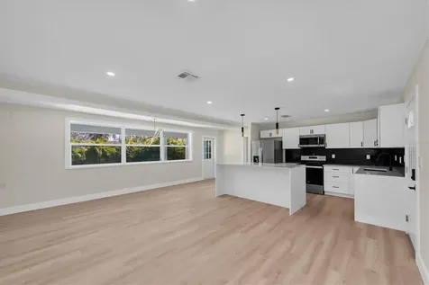 4135 Shore Acres Boulevard NE St Petersburg FL 33703