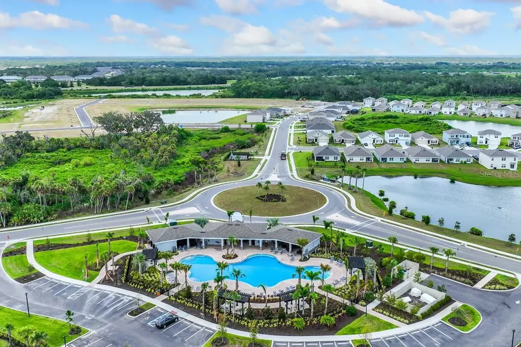 5826 Silver Moonlight Drive Palmetto FL 34221