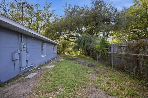 907 Center Street Plant City FL 33563