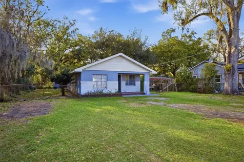907 Center Street Plant City FL 33563