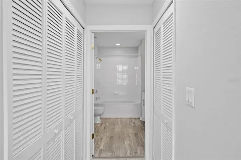 700 Harbour Island Tampa FL 33602
