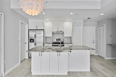 700 Harbour Island Tampa FL 33602