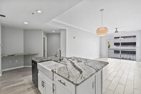 700 Harbour Island Tampa FL 33602