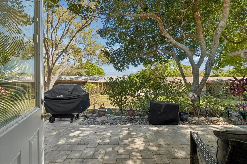 2231 Lark Circle E Palm Harbor FL 34684