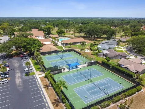 2231 Lark Circle E Palm Harbor FL 34684