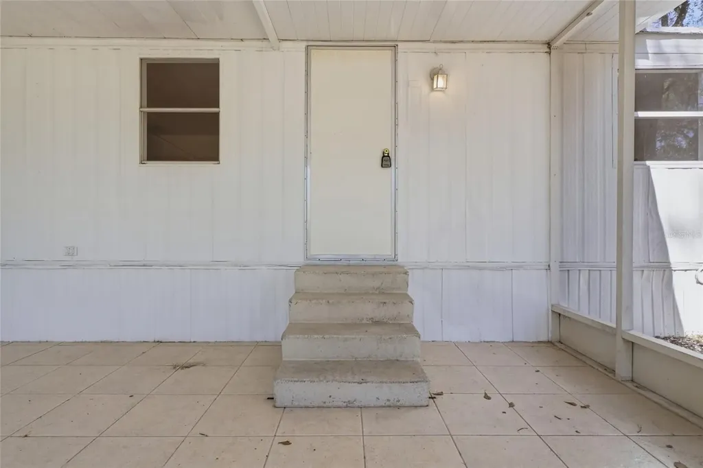 13401 Palm Drive Astatula FL 34705
