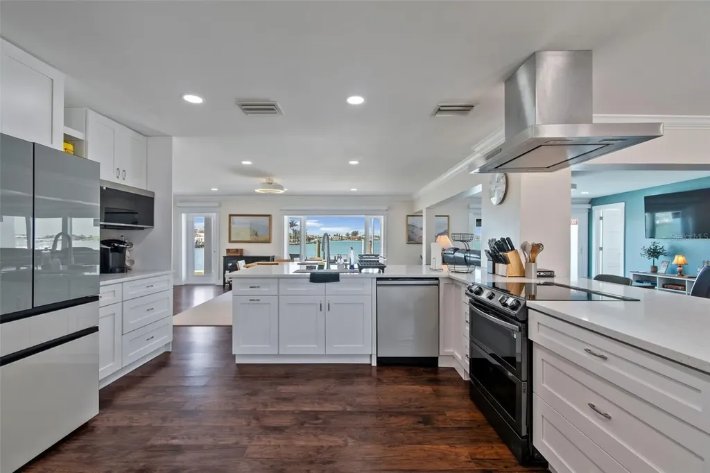 478 Harbor Drive N Indian Rocks Beach FL 33785