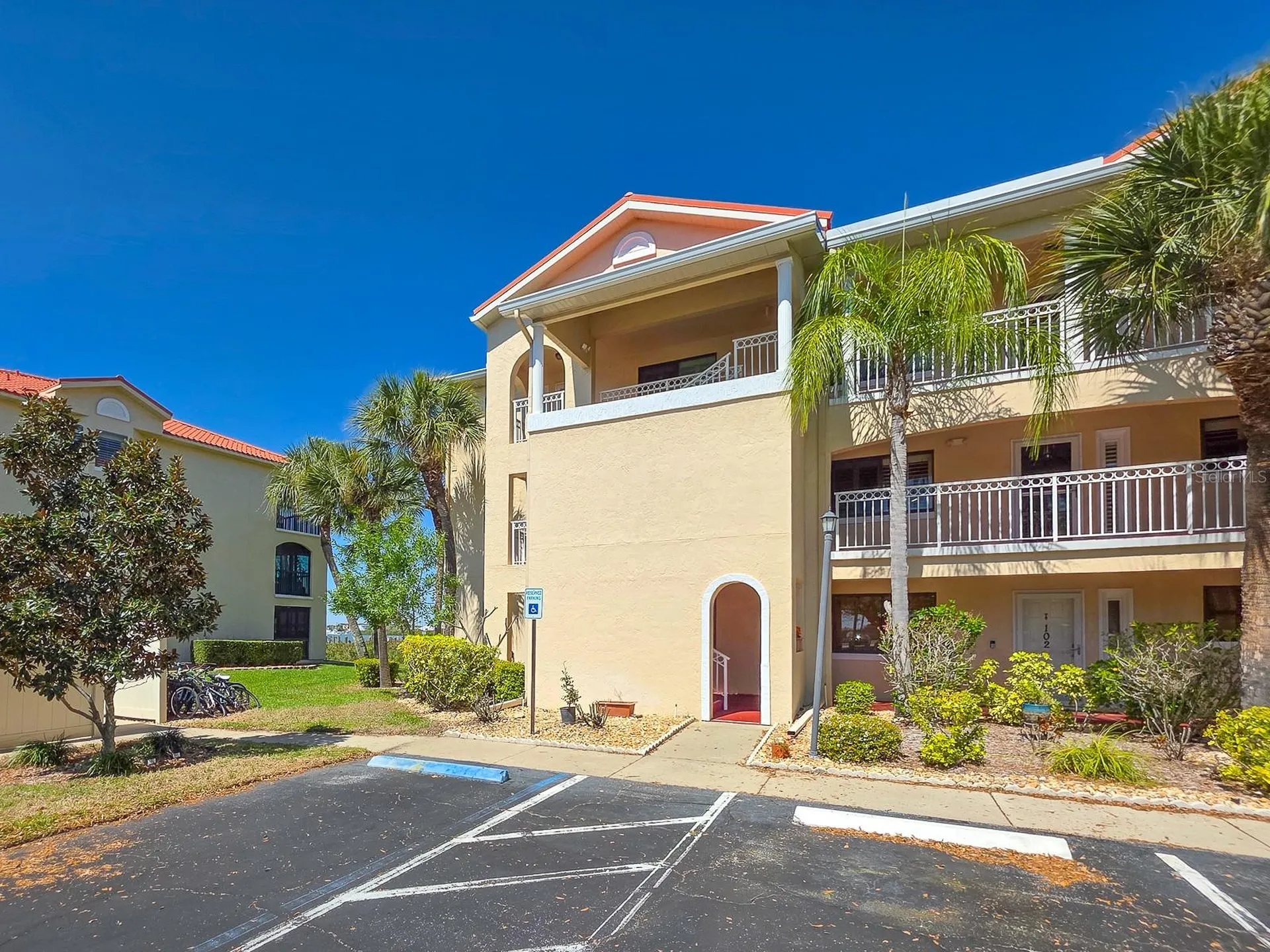 460 Bouchelle Drive New Smyrna Beach FL 32169