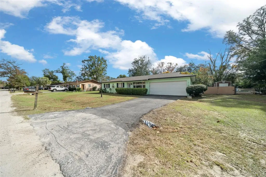 2004 NE 52nd Street Ocala FL 34479