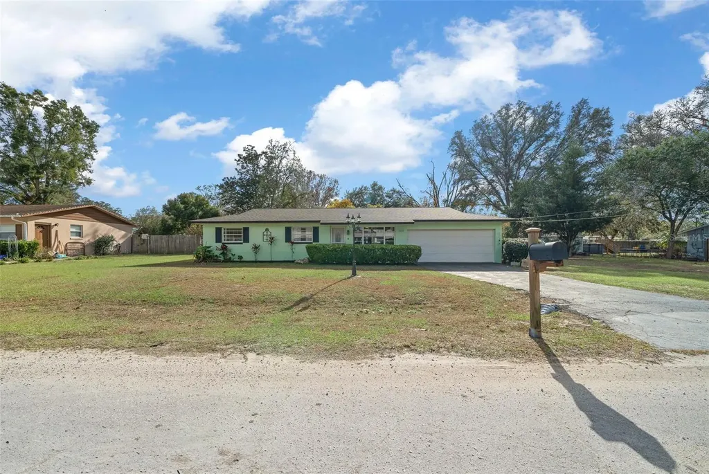 2004 NE 52nd Street Ocala FL 34479