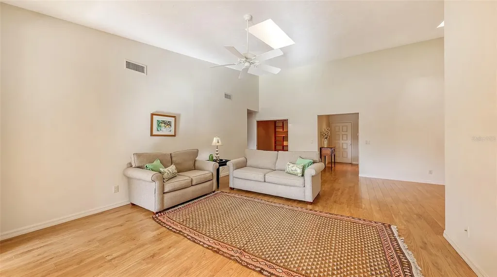 3864 Wilshire Circle W Sarasota FL 34238