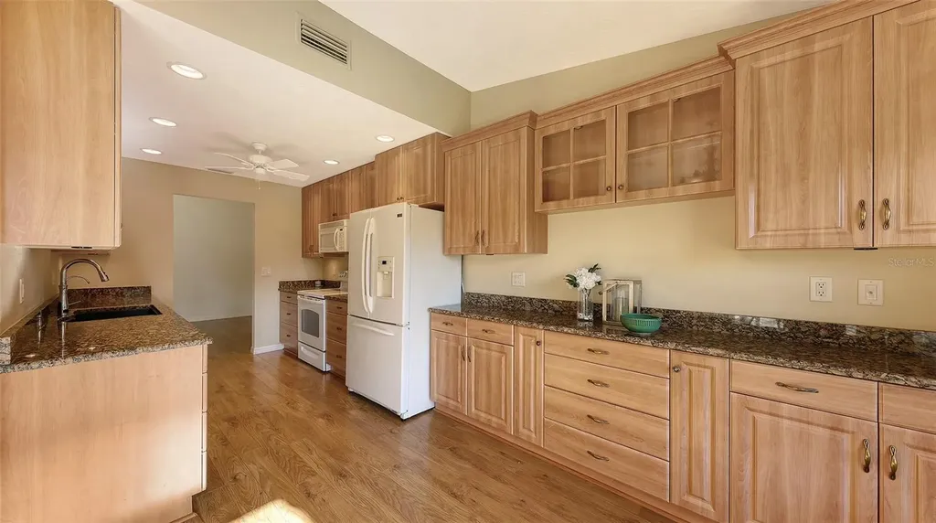 3864 Wilshire Circle W Sarasota FL 34238