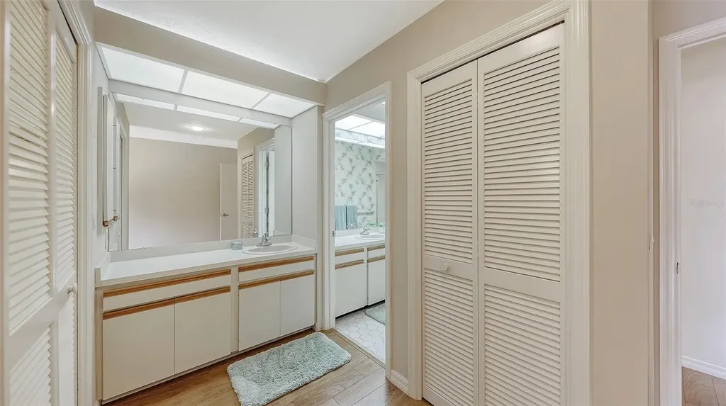 3864 Wilshire Circle W Sarasota FL 34238