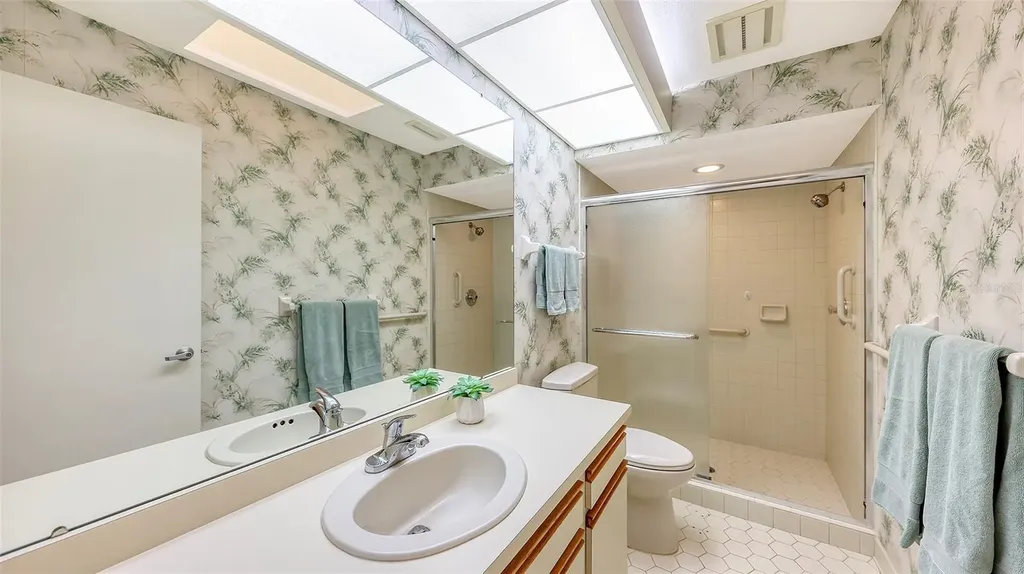 3864 Wilshire Circle W Sarasota FL 34238