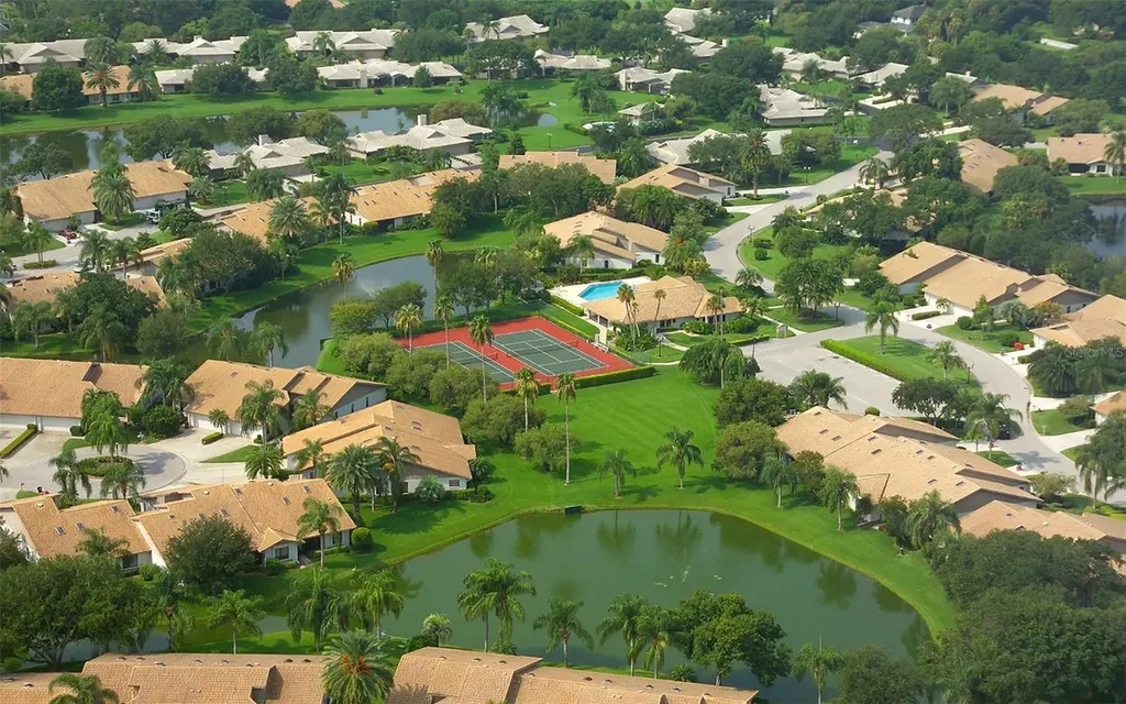 3864 Wilshire Circle W Sarasota FL 34238