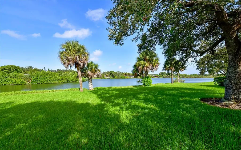 3864 Wilshire Circle W Sarasota FL 34238
