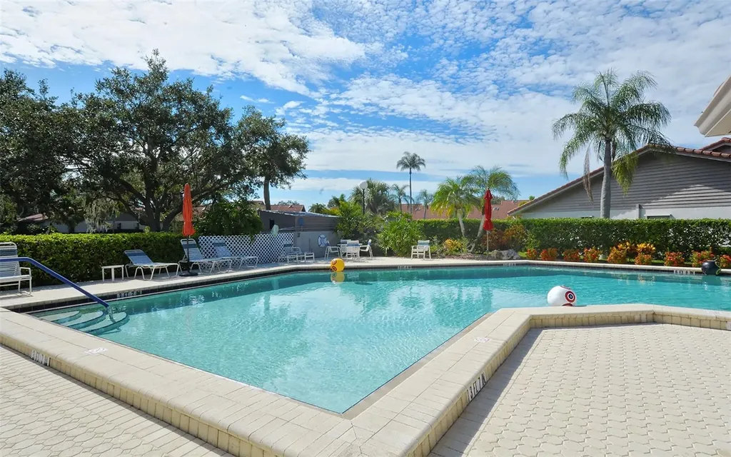 3864 Wilshire Circle W Sarasota FL 34238