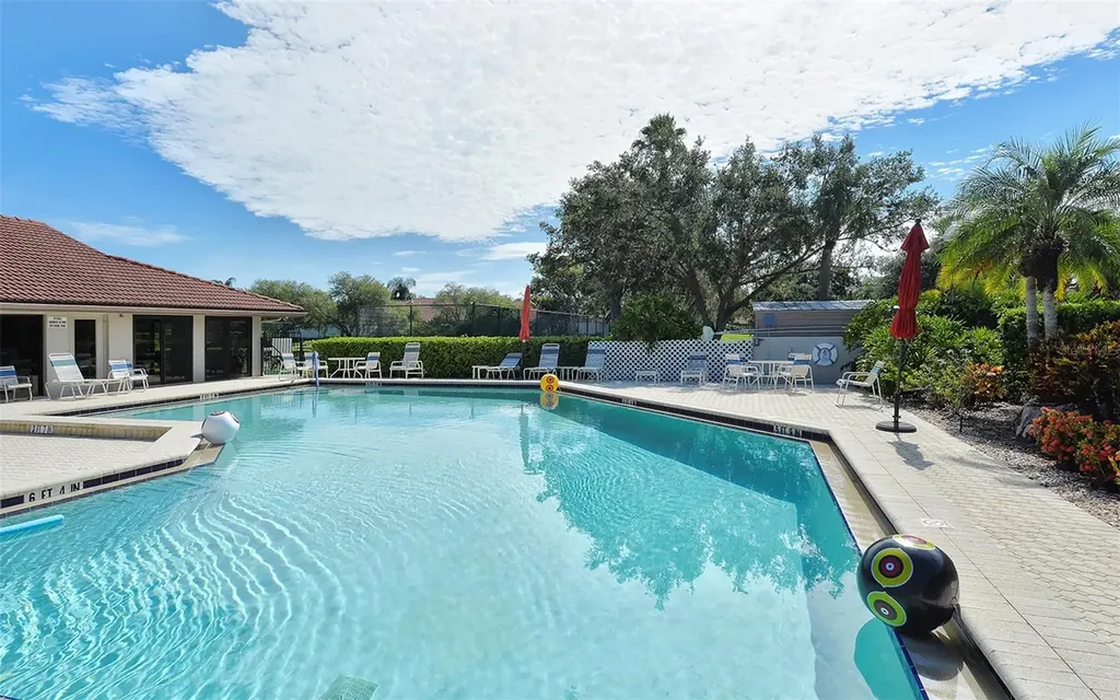3864 Wilshire Circle W Sarasota FL 34238