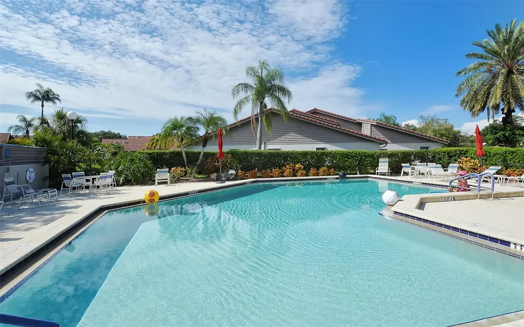 3864 Wilshire Circle W Sarasota FL 34238