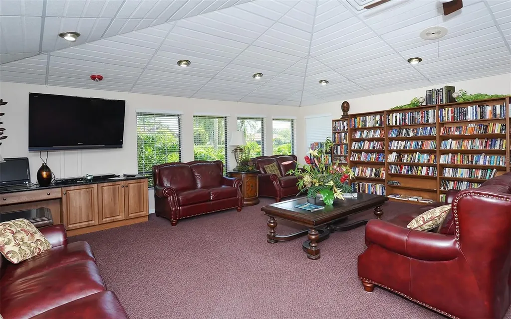 3864 Wilshire Circle W Sarasota FL 34238