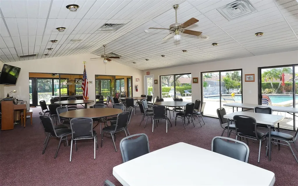3864 Wilshire Circle W Sarasota FL 34238