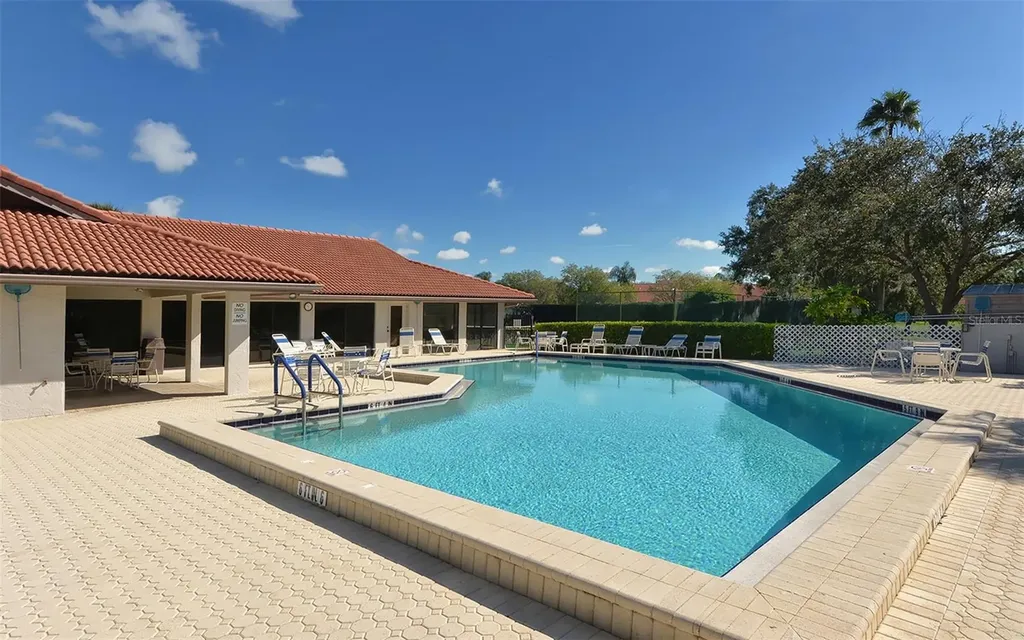 3864 Wilshire Circle W Sarasota FL 34238