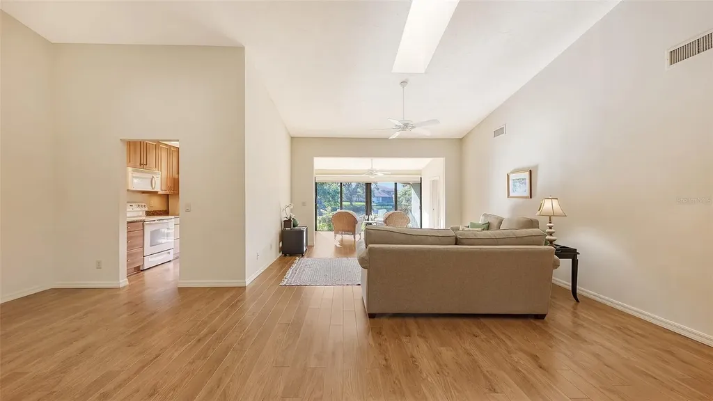 3864 Wilshire Circle W Sarasota FL 34238