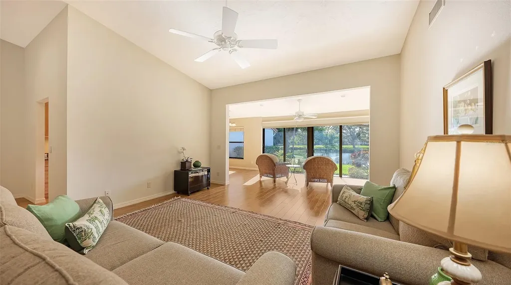 3864 Wilshire Circle W Sarasota FL 34238