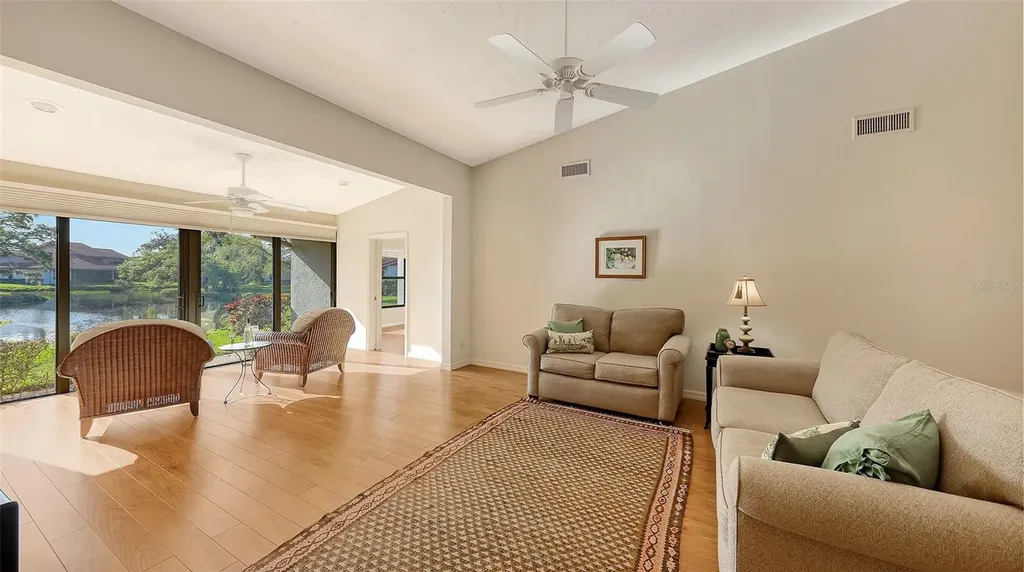 3864 Wilshire Circle W Sarasota FL 34238
