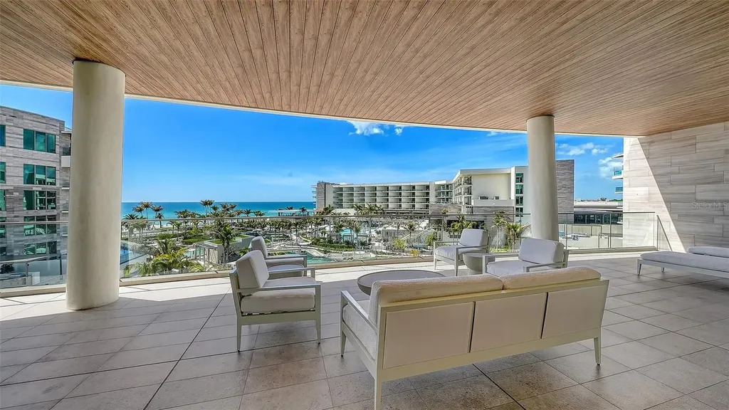 1581 Gulf Of Mexico Drive Longboat Key FL 34228
