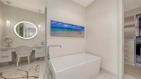 1581 Gulf Of Mexico Drive Longboat Key FL 34228