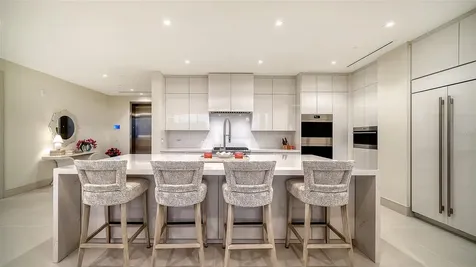 1581 Gulf Of Mexico Drive Longboat Key FL 34228