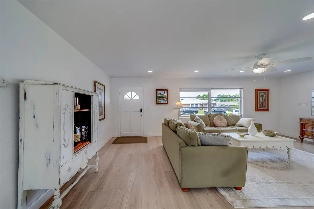 11424 79th Avenue Seminole FL 33772