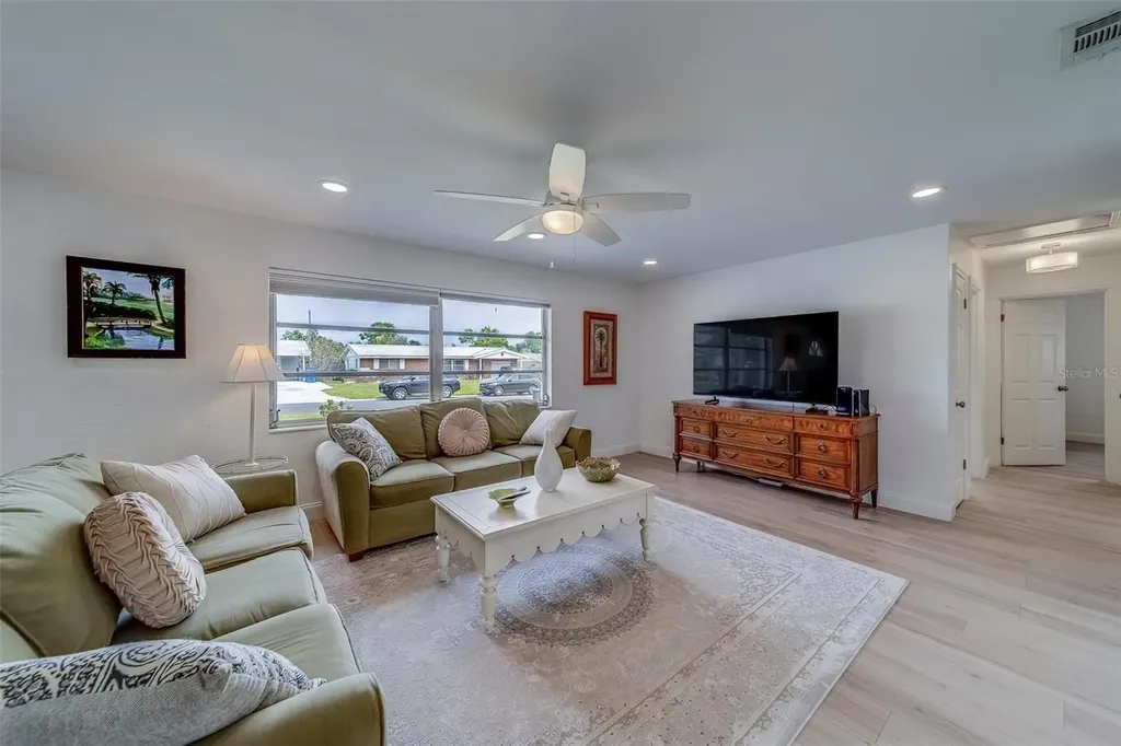 11424 79th Avenue Seminole FL 33772