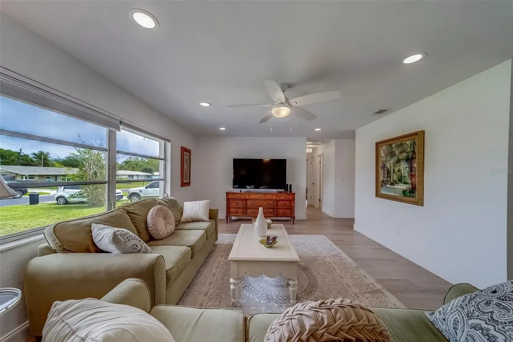 11424 79th Avenue Seminole FL 33772