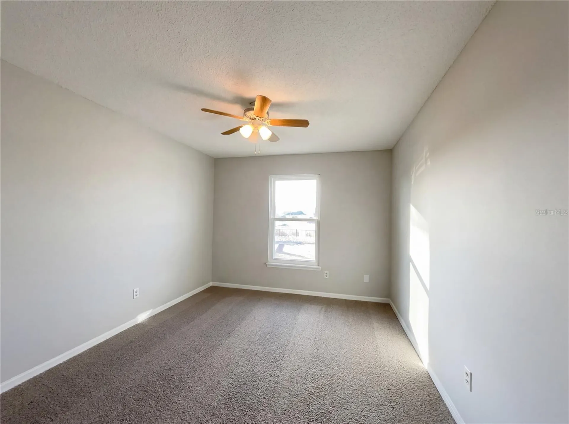 1562 Amy Circle Deltona FL 32738