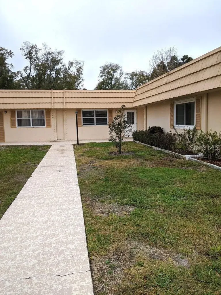 201 Bedford Trail Sun City Center FL 33573