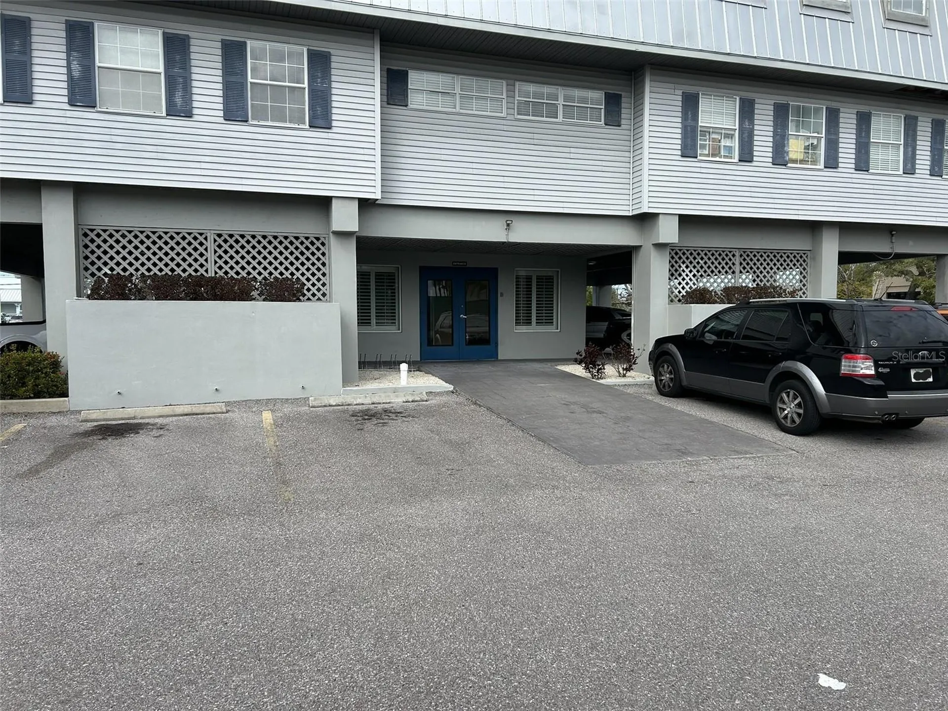 3909 E Bay Drive Holmes Beach FL 34217