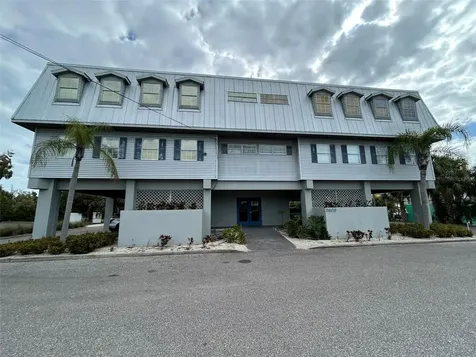 3909 E Bay Drive Holmes Beach FL 34217