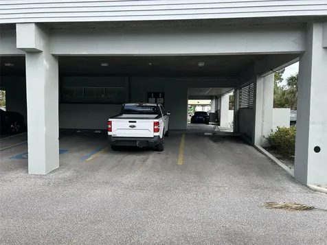 3909 E Bay Drive Holmes Beach FL 34217