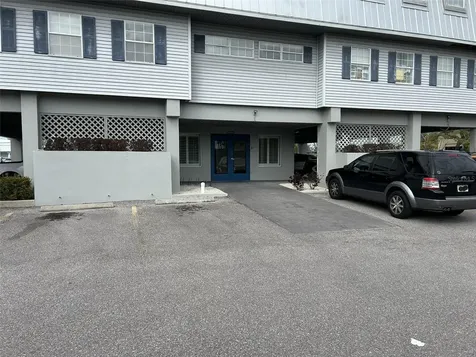 3909 E Bay Drive Holmes Beach FL 34217