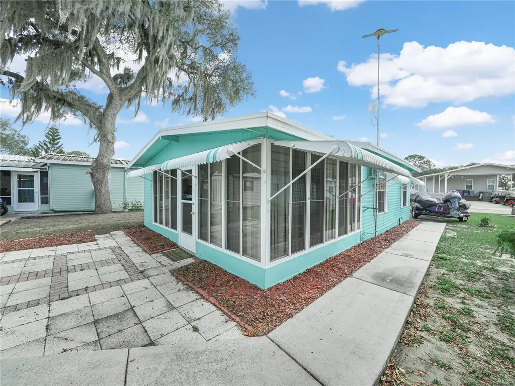 8 Silver Doctor Lane Lake Wales FL 33898