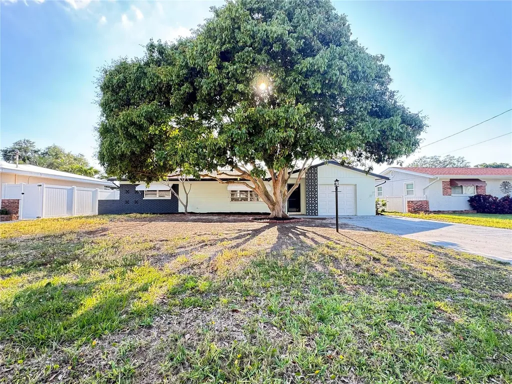 8484 120th Street Seminole FL 33772