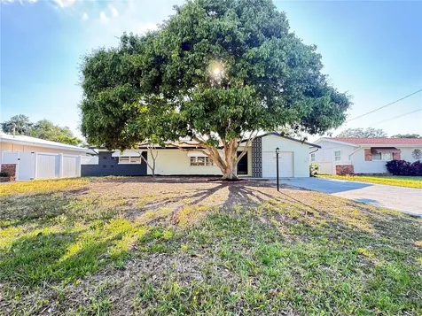 8484 120th Street Seminole FL 33772