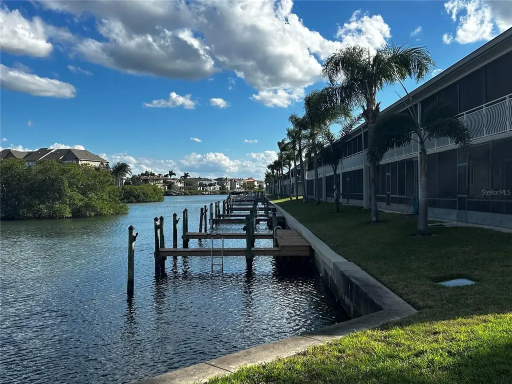 8802 Bay Pointe Drive Tampa FL 33615