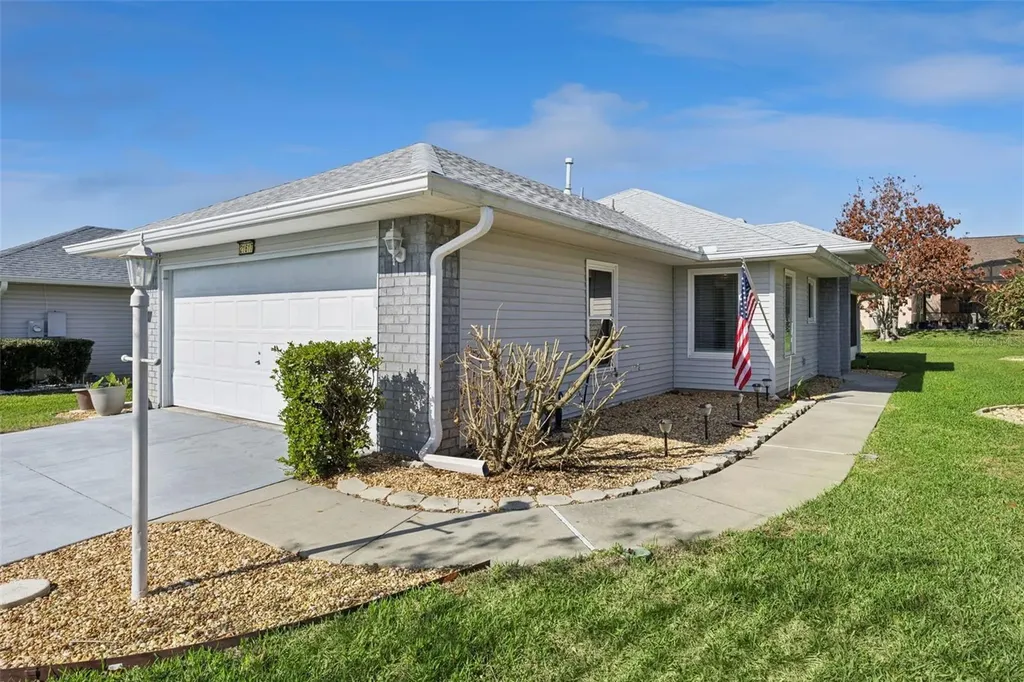 21617 Queen Elizabeth Court Leesburg FL 34748