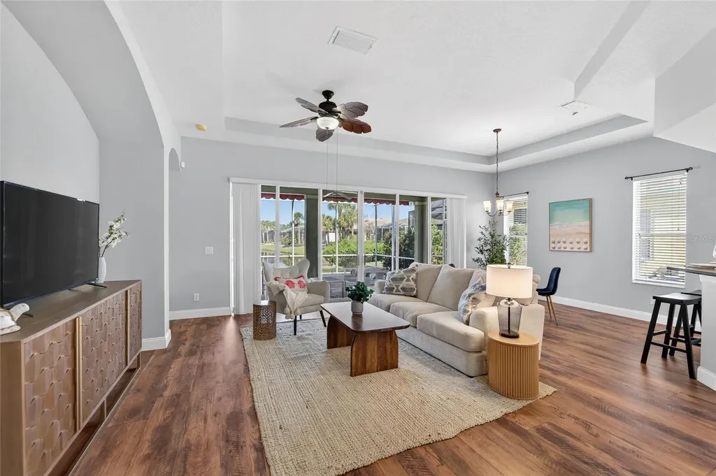 915 Regal Manor Way Sun City Center FL 33573