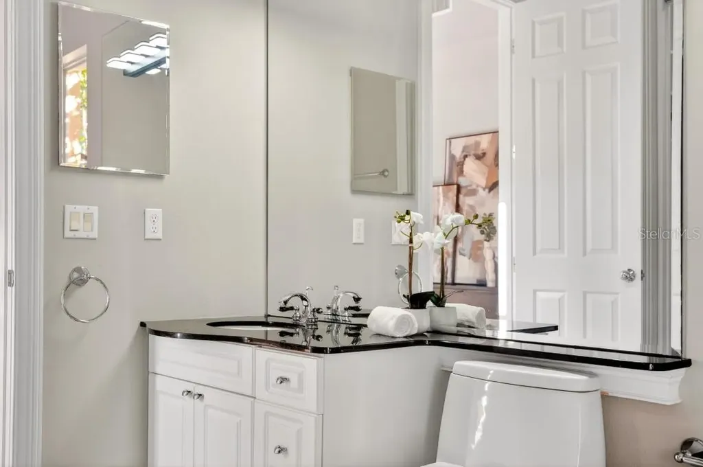 548 S Hyer Avenue Orlando FL 32801