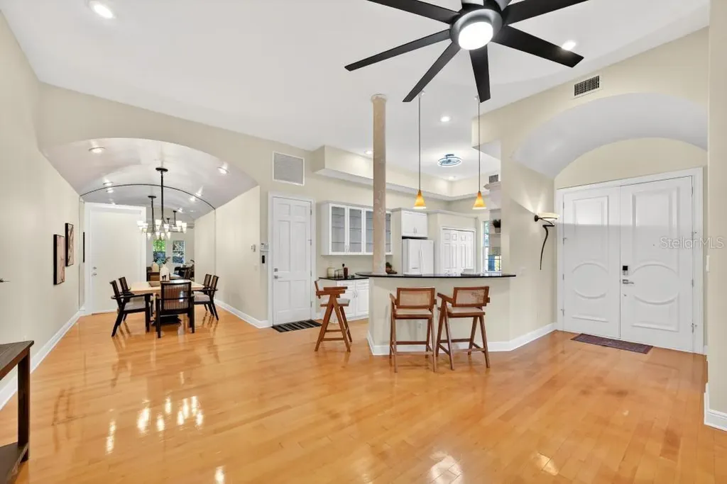 548 S Hyer Avenue Orlando FL 32801